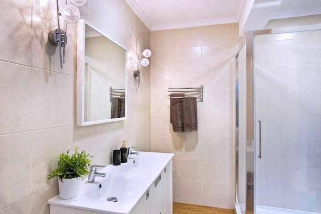 Best Location In Marbella. Beachfront!! Apartamento *
